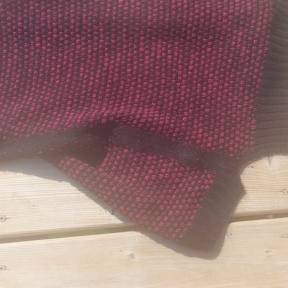 Sweater - Picture 7 of 9